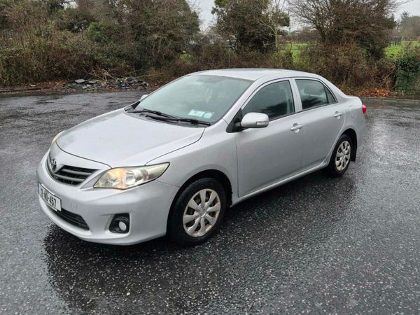 Toyota Corolla Saloon, Petrol, 2012, Silver