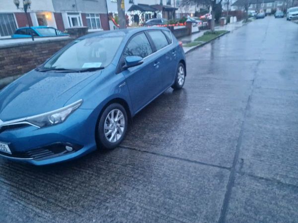 Toyota Auris MPV, Petrol Hybrid, 2017, Blue