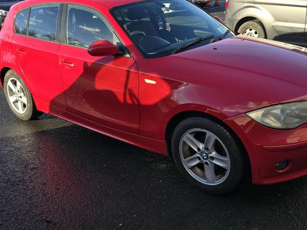 BMW 1-Series Hatchback, Petrol, 2006, Red