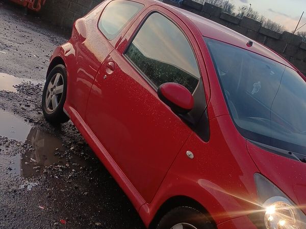 Toyota Aygo Hatchback, Petrol, 2009, Red