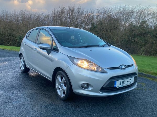 Ford Fiesta Hatchback, Diesel, 2011, Silver