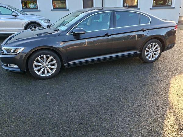 Volkswagen Passat Saloon, Diesel, 2019, Grey