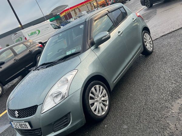 Suzuki Swift Hatchback, Petrol, 2012, Green