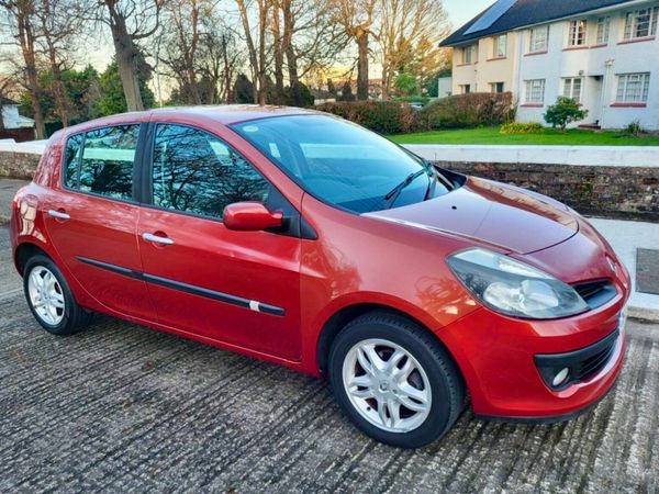 Renault Clio Hatchback, Petrol, 2006, Red