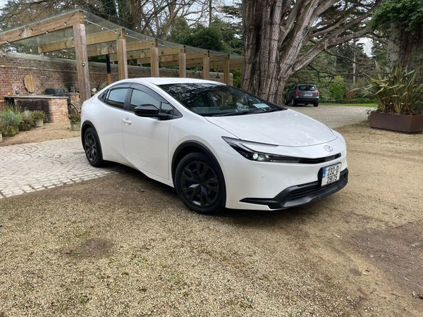 Toyota Prius Hatchback, Petrol Hybrid, 2023, White