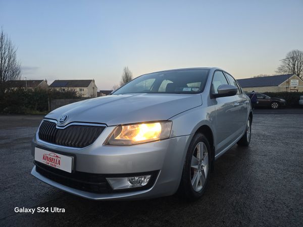Skoda Octavia Saloon, Diesel, 2015, Silver