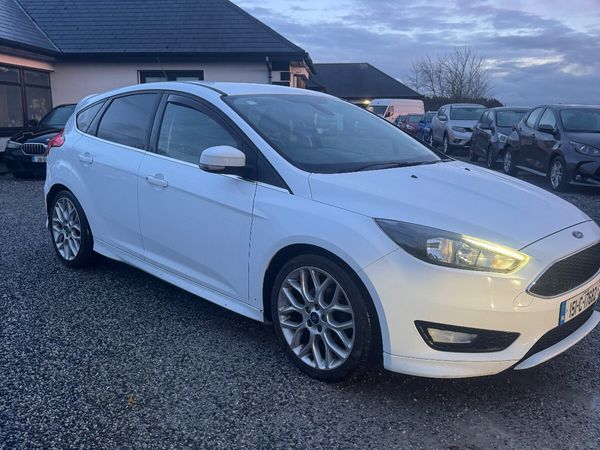 Ford Focus Hatchback, Petrol, 2015, White