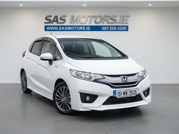 Honda Fit Hatchback, Petrol Hybrid, 2015, White