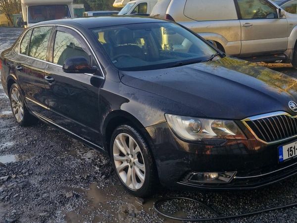 Skoda Superb Hatchback, Diesel, 2015, Black