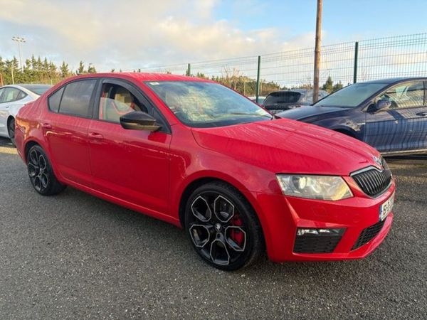 Skoda Octavia Saloon, Diesel, 2015, Red