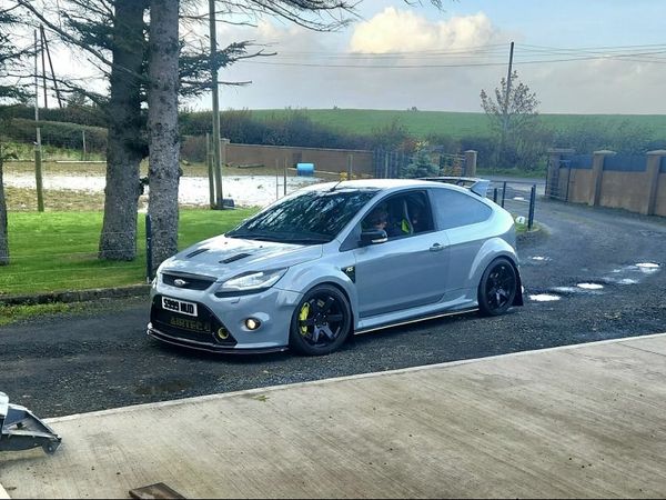 Ford Focus Hatchback, Petrol, 2009, Yellow