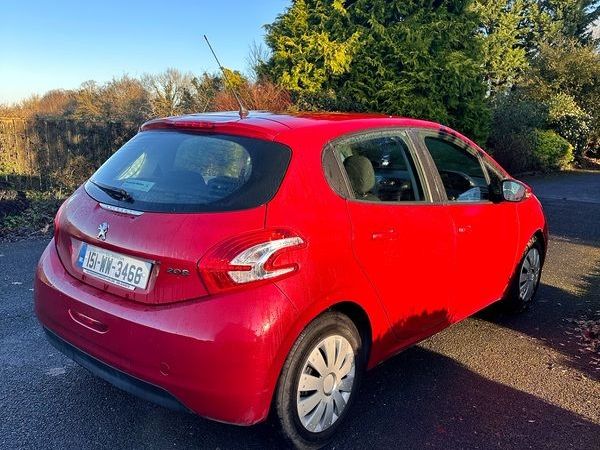 Peugeot 208 Hatchback, Petrol, 2015, Red