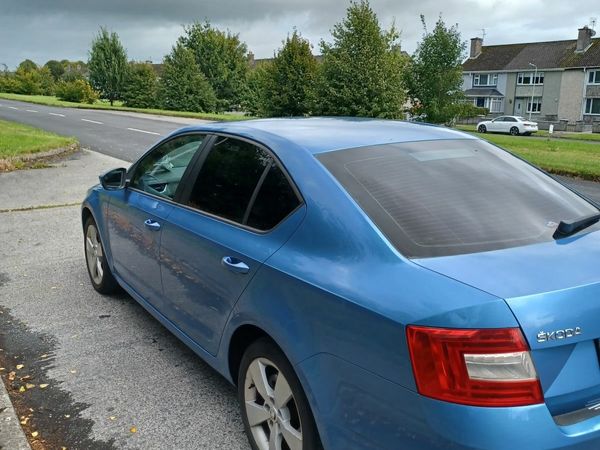 Skoda Octavia Saloon, Diesel, 2013, Blue