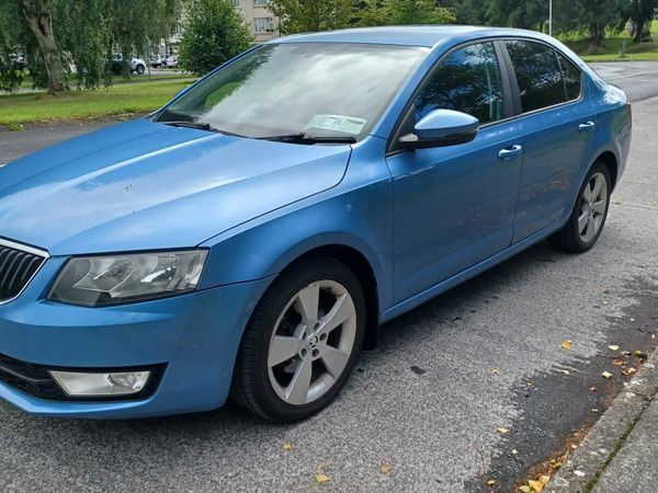 Skoda Octavia Saloon, Diesel, 2013, Blue