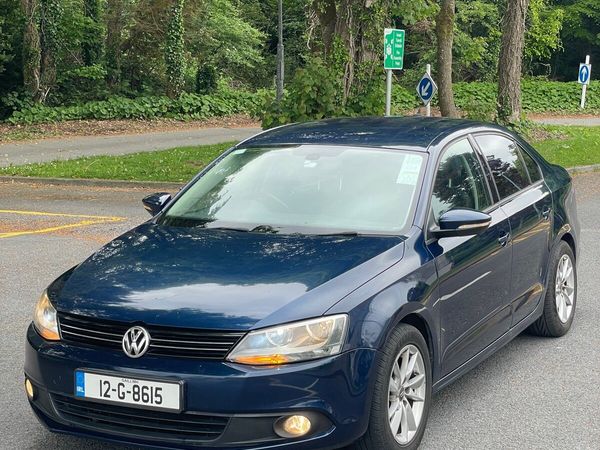 Volkswagen Jetta Saloon, Petrol, 2012, Blue