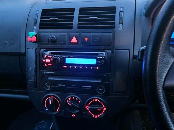 Volkswagen Polo Hatchback, Petrol, 2004, Black