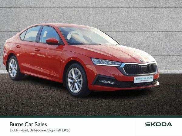 Skoda Octavia Saloon, Diesel, 2021, Red