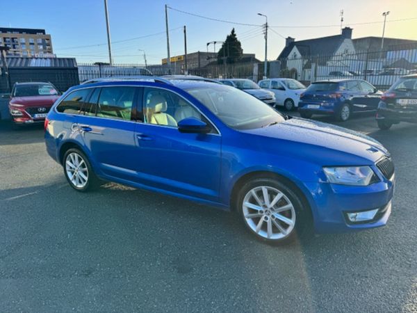 Skoda Octavia Estate, Petrol, 2016, Blue