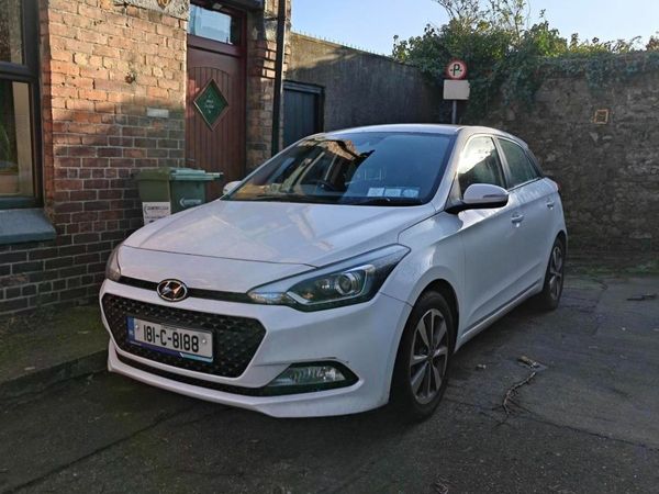 Hyundai i20 Hatchback, Petrol, 2018, White