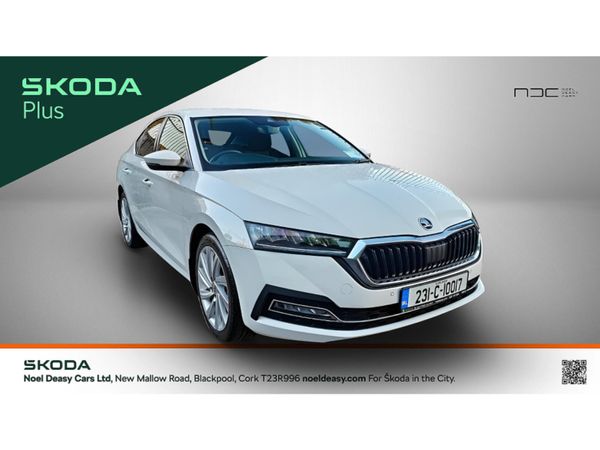 Skoda Octavia Hatchback, Petrol, 2023, White