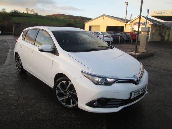 Toyota Auris Hatchback, Diesel, 2016, White