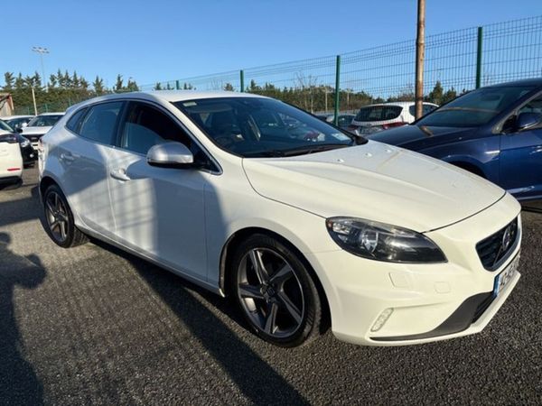 Volvo V40 Hatchback, Diesel, 2014, White