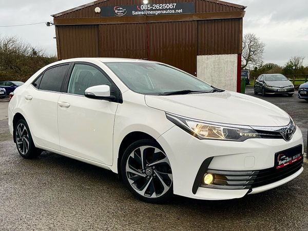 Toyota Corolla Saloon, Diesel, 2017, White