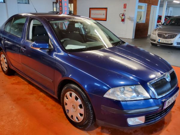 Skoda Octavia Hatchback, Petrol, 2009, Blue