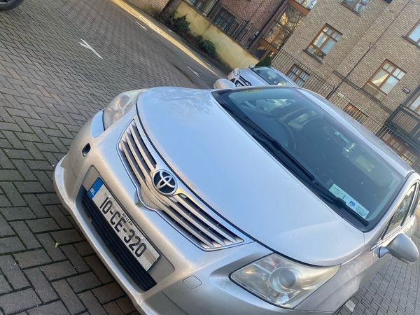 Toyota Avensis Saloon, Diesel, 2010, Silver