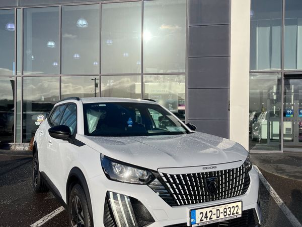 Peugeot 2008 MPV, Petrol, 2024, White