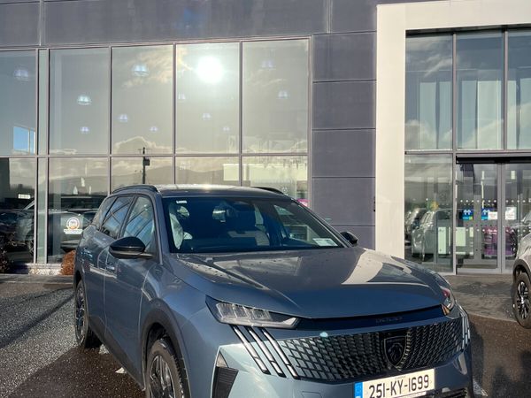 Peugeot 5008 MPV, Petrol, 2025, Blue