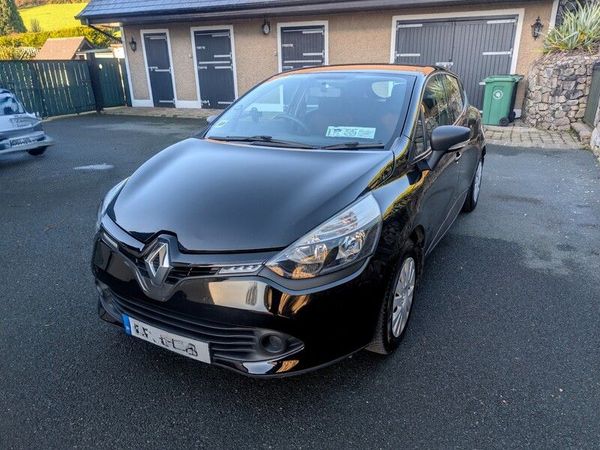 Renault Clio Hatchback, Petrol, 2016, Black