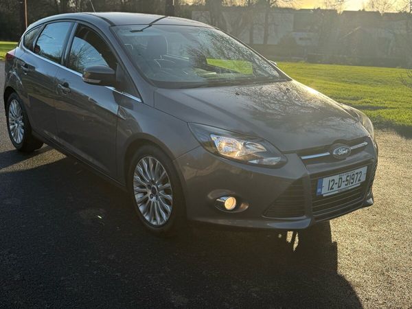 Ford Focus Hatchback, Petrol, 2012, Brown