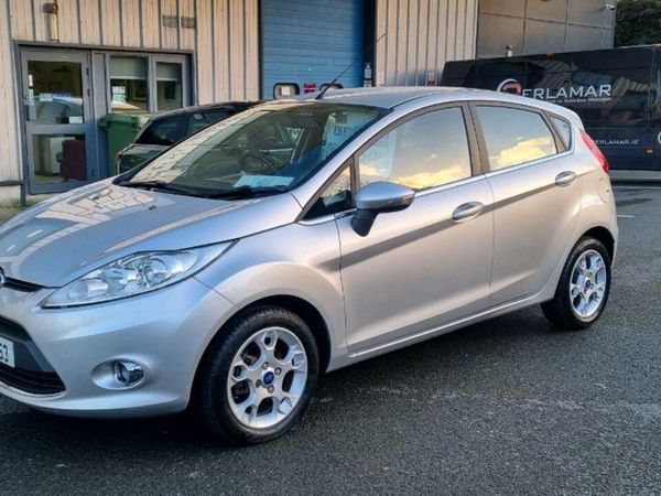 Ford Fiesta Hatchback, Petrol, 2012, Silver