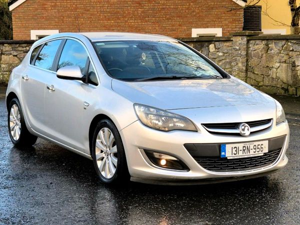 Vauxhall Astra Hatchback, Diesel, 2013, Silver