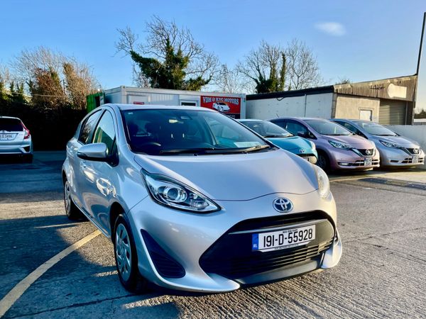 Toyota Aqua Hatchback, Petrol Hybrid, 2019, White