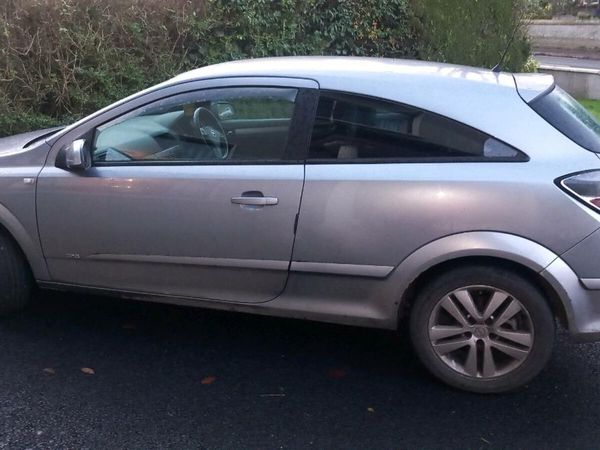 Opel Astra Hatchback, Petrol, 2008, Silver