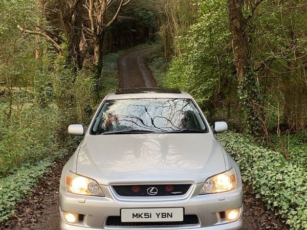 Lexus IS Saloon, Petrol, 2001, Silver