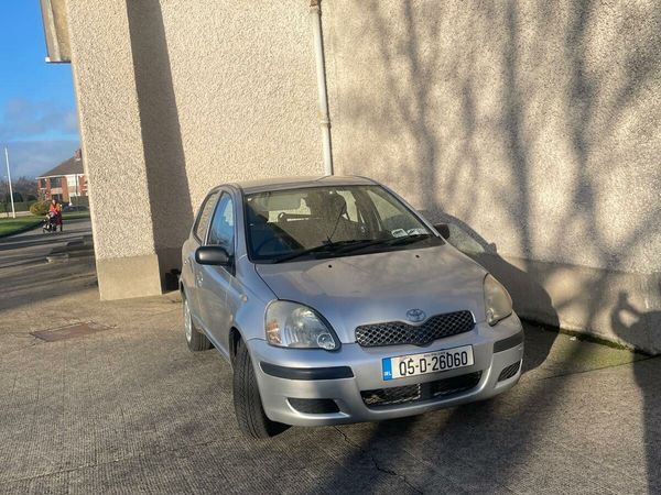 Toyota Yaris Hatchback, Petrol, 2005, Silver