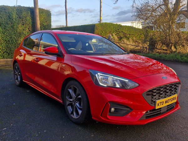 Ford Focus Hatchback, Diesel, 2019, Red
