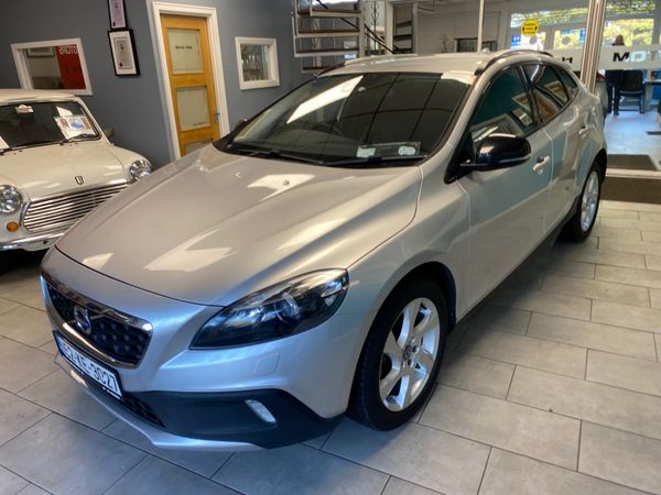Volvo V40 Hatchback, Diesel, 2015, Silver