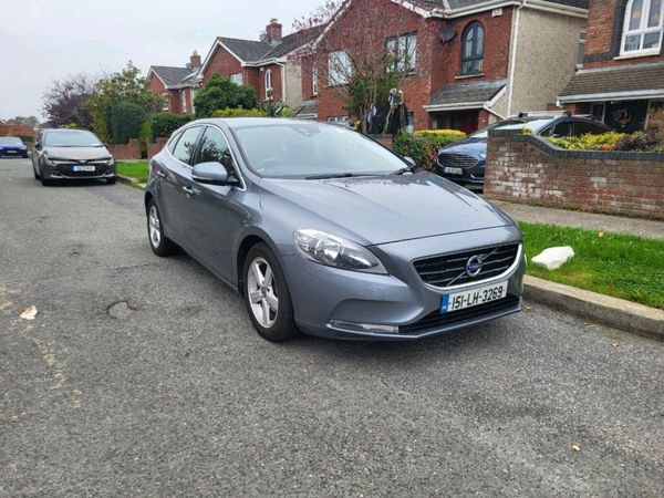 Volvo V40 Hatchback, Diesel, 2015, Grey