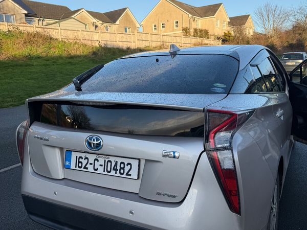 Toyota Prius Hatchback, Petrol Hybrid, 2016, Pink