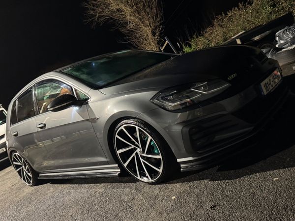 Volkswagen Golf Hatchback, Diesel, 2018, Grey