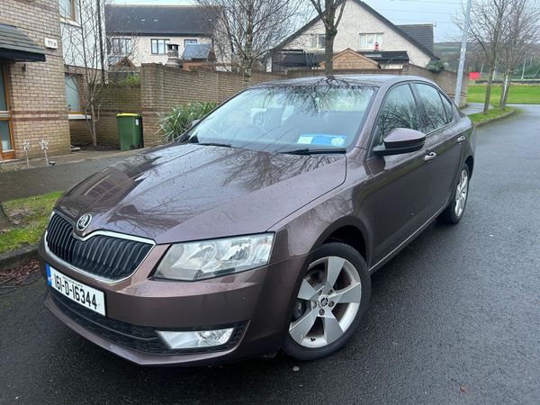 Skoda Octavia Saloon, Diesel, 2016, Brown