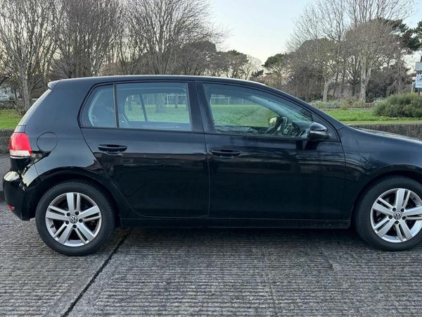 Volkswagen Golf Hatchback, Petrol, 2010, Black