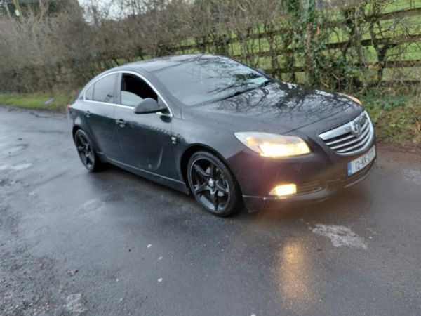 Vauxhall Insignia Hatchback, Diesel, 2012, Black