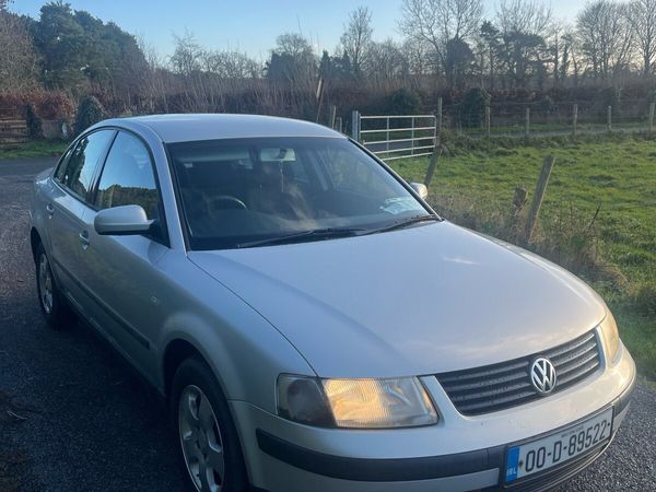 Volkswagen Passat Saloon, Diesel, 2000, Silver