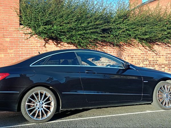 Mercedes-Benz E-Class Coupe, Diesel, 2010, Black