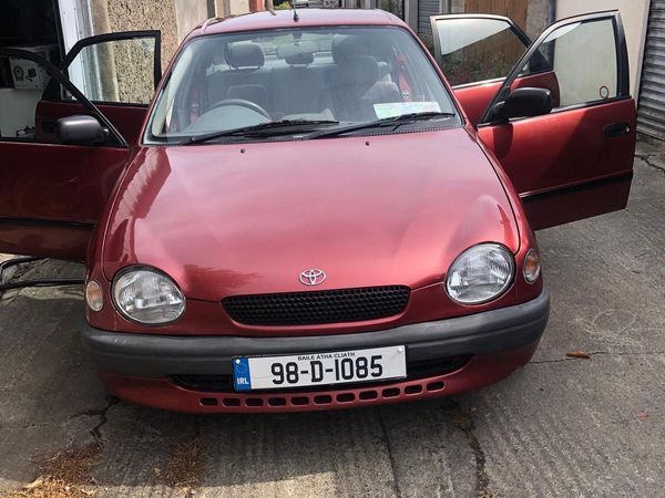 Toyota Corolla Hatchback, Petrol, 1998, Red